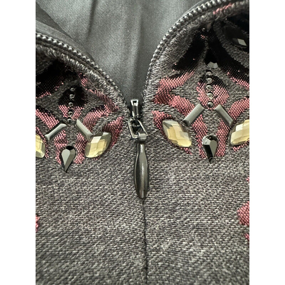 St. John Top M Gray Red Embroidery Embellished Rhinestones Beaded Half Sleeve - Picture 10 of 14